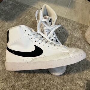 Never worn woman Nike blazers
